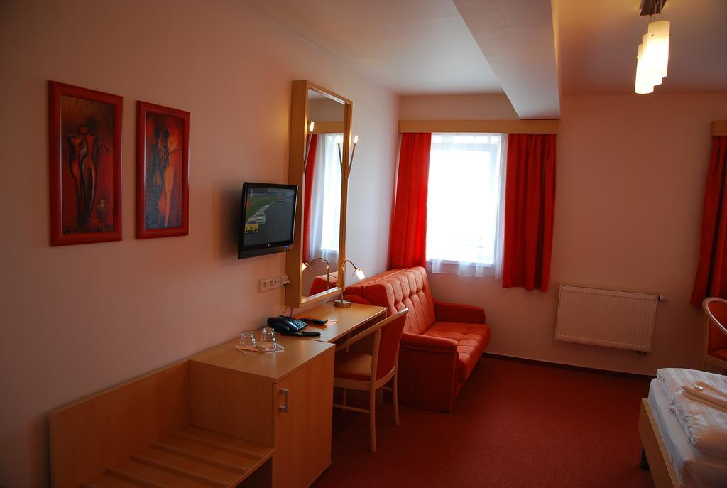 Senimo Hotel 3*
