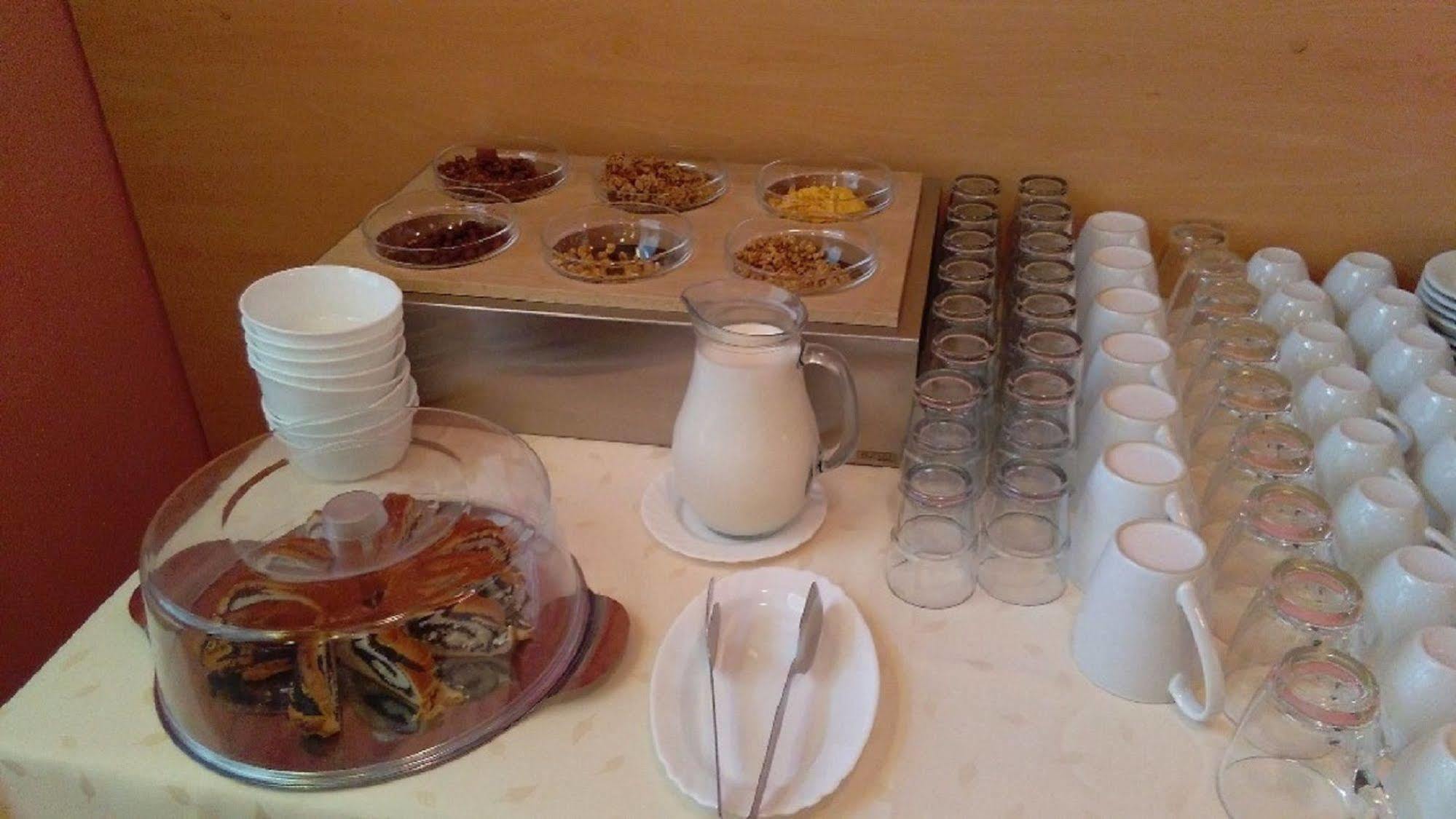 Senimo Hotel
